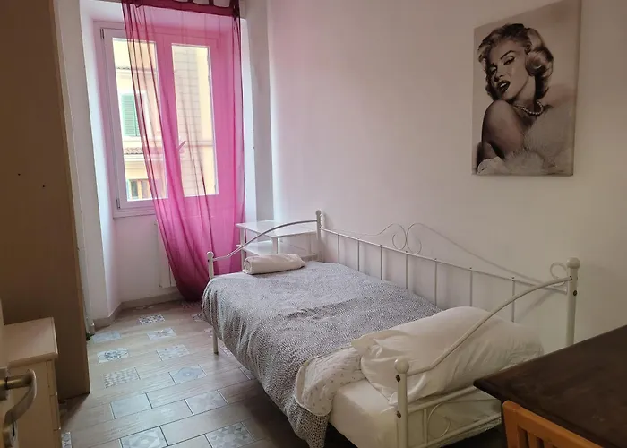 Sweet - Close To Line A San Giovanni Рим